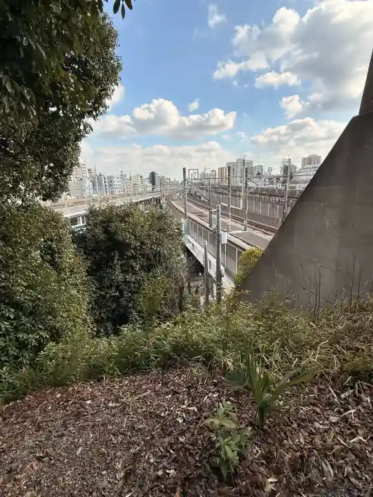 赤羽八幡神社の{uncategorized: "未分類", other: "その他", undefined: "問題あり", building: "その他建物", grave: "お墓", sacred_gate: "鳥居", guardian: "狛犬", statue: "像", buddha: "仏像", history: "歴史", nature: "自然", garden: "庭園", animal: "動物", pagoda: "塔", temizu: "手水舎", mountain_gate: "山門・神門", sanctuary: "本殿・本堂", subordinate: "末社・摂社", art: "芸術", scenery: "景色", jizo: "地蔵", ema: "絵馬", goshuin: "御朱印", omikuji: "おみくじ", items: "授与品その他", amulet: "お守り", goshuincho: "御朱印帳", eats: "食事", festival: "お祭り", votive_dance: "神楽", shichigosan: "七五三参", wedding: "結婚式", experience: "体験その他", initially: "初詣", around: "周辺", anti_infection: "感染症対策"}