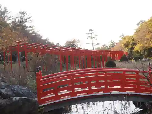 高山稲荷神社の庭園