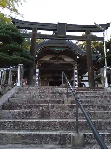 感神院木山寺の鳥居