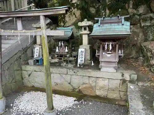 高諸神社の{uncategorized: "未分類", other: "その他", undefined: "問題あり", building: "その他建物", grave: "お墓", sacred_gate: "鳥居", guardian: "狛犬", statue: "像", buddha: "仏像", history: "歴史", nature: "自然", garden: "庭園", animal: "動物", pagoda: "塔", temizu: "手水舎", mountain_gate: "山門・神門", sanctuary: "本殿・本堂", subordinate: "末社・摂社", art: "芸術", scenery: "景色", jizo: "地蔵", ema: "絵馬", goshuin: "御朱印", omikuji: "おみくじ", items: "授与品その他", amulet: "お守り", goshuincho: "御朱印帳", eats: "食事", festival: "お祭り", votive_dance: "神楽", shichigosan: "七五三参", wedding: "結婚式", experience: "体験その他", initially: "初詣", around: "周辺", anti_infection: "感染症対策"}