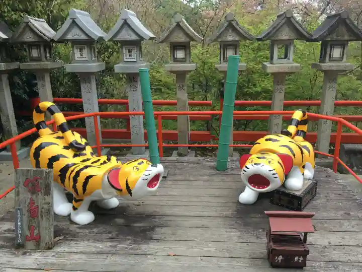 朝護孫子寺の{uncategorized: "未分類", other: "その他", undefined: "問題あり", building: "その他建物", grave: "お墓", sacred_gate: "鳥居", guardian: "狛犬", statue: "像", buddha: "仏像", history: "歴史", nature: "自然", garden: "庭園", animal: "動物", pagoda: "塔", temizu: "手水舎", mountain_gate: "山門・神門", sanctuary: "本殿・本堂", subordinate: "末社・摂社", art: "芸術", scenery: "景色", jizo: "地蔵", ema: "絵馬", goshuin: "御朱印", omikuji: "おみくじ", items: "授与品その他", amulet: "お守り", goshuincho: "御朱印帳", eats: "食事", festival: "お祭り", votive_dance: "神楽", shichigosan: "七五三参", wedding: "結婚式", experience: "体験その他", initially: "初詣", around: "周辺", anti_infection: "感染症対策"}