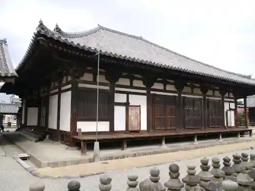 元興寺の本殿・本堂