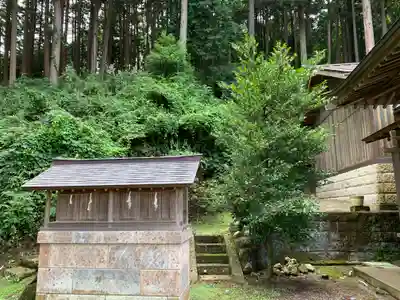楡木神社の末社・摂社