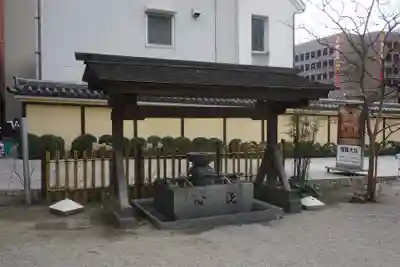 東長寺の手水舎