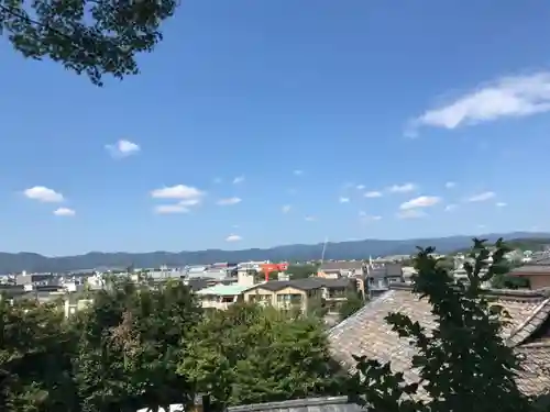 粟田神社の景色