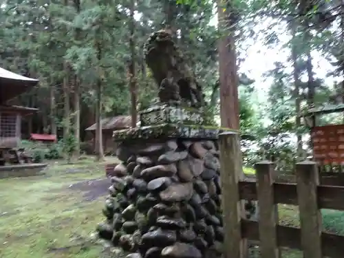 健武山神社の狛犬