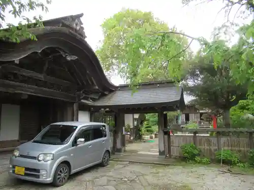 喜蔵院の山門