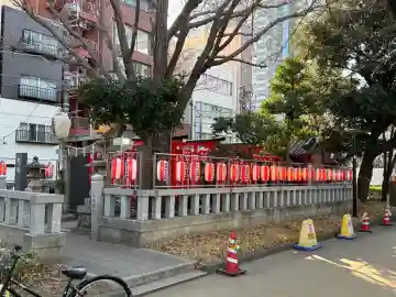千種稲荷神社の{uncategorized: "未分類", other: "その他", undefined: "問題あり", building: "その他建物", grave: "お墓", sacred_gate: "鳥居", guardian: "狛犬", statue: "像", buddha: "仏像", history: "歴史", nature: "自然", garden: "庭園", animal: "動物", pagoda: "塔", temizu: "手水舎", mountain_gate: "山門・神門", sanctuary: "本殿・本堂", subordinate: "末社・摂社", art: "芸術", scenery: "景色", jizo: "地蔵", ema: "絵馬", goshuin: "御朱印", omikuji: "おみくじ", items: "授与品その他", amulet: "お守り", goshuincho: "御朱印帳", eats: "食事", festival: "お祭り", votive_dance: "神楽", shichigosan: "七五三参", wedding: "結婚式", experience: "体験その他", initially: "初詣", around: "周辺", anti_infection: "感染症対策"}