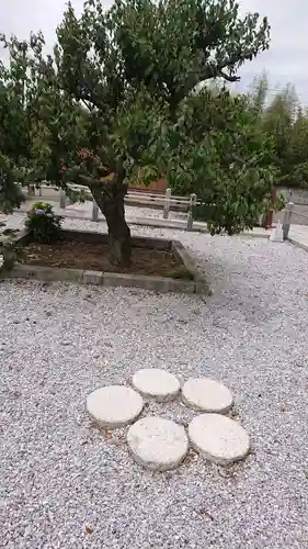 上里菅原神社の庭園