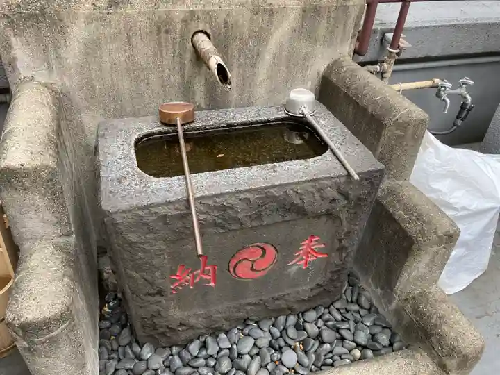 朝日稲荷神社の手水舎