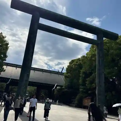 靖國神社の{uncategorized: "未分類", other: "その他", undefined: "問題あり", building: "その他建物", grave: "お墓", sacred_gate: "鳥居", guardian: "狛犬", statue: "像", buddha: "仏像", history: "歴史", nature: "自然", garden: "庭園", animal: "動物", pagoda: "塔", temizu: "手水舎", mountain_gate: "山門・神門", sanctuary: "本殿・本堂", subordinate: "末社・摂社", art: "芸術", scenery: "景色", jizo: "地蔵", ema: "絵馬", goshuin: "御朱印", omikuji: "おみくじ", items: "授与品その他", amulet: "お守り", goshuincho: "御朱印帳", eats: "食事", festival: "お祭り", votive_dance: "神楽", shichigosan: "七五三参", wedding: "結婚式", experience: "体験その他", initially: "初詣", around: "周辺", anti_infection: "感染症対策"}