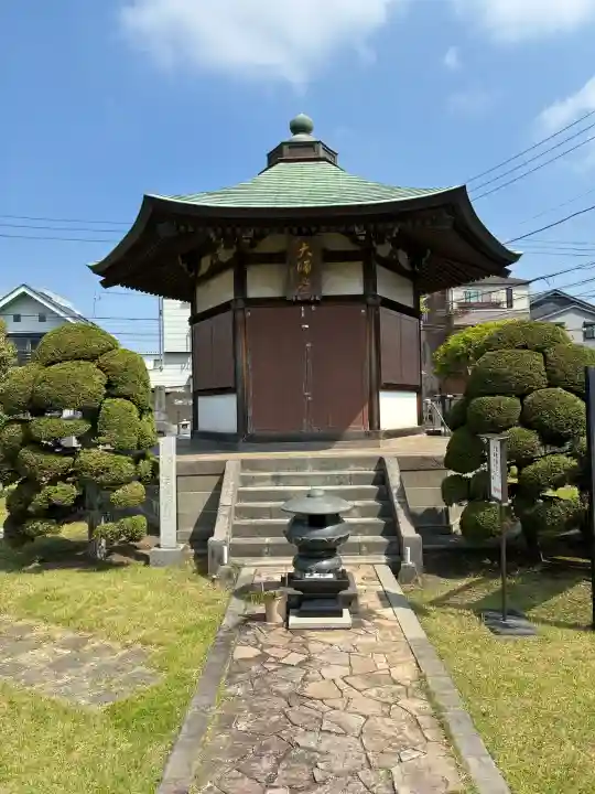 金剛院の{uncategorized: "未分類", other: "その他", undefined: "問題あり", building: "その他建物", grave: "お墓", sacred_gate: "鳥居", guardian: "狛犬", statue: "像", buddha: "仏像", history: "歴史", nature: "自然", garden: "庭園", animal: "動物", pagoda: "塔", temizu: "手水舎", mountain_gate: "山門・神門", sanctuary: "本殿・本堂", subordinate: "末社・摂社", art: "芸術", scenery: "景色", jizo: "地蔵", ema: "絵馬", goshuin: "御朱印", omikuji: "おみくじ", items: "授与品その他", amulet: "お守り", goshuincho: "御朱印帳", eats: "食事", festival: "お祭り", votive_dance: "神楽", shichigosan: "七五三参", wedding: "結婚式", experience: "体験その他", initially: "初詣", around: "周辺", anti_infection: "感染症対策"}