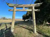 八幡神社御旅所の{uncategorized: "未分類", other: "その他", undefined: "問題あり", building: "その他建物", grave: "お墓", sacred_gate: "鳥居", guardian: "狛犬", statue: "像", buddha: "仏像", history: "歴史", nature: "自然", garden: "庭園", animal: "動物", pagoda: "塔", temizu: "手水舎", mountain_gate: "山門・神門", sanctuary: "本殿・本堂", subordinate: "末社・摂社", art: "芸術", scenery: "景色", jizo: "地蔵", ema: "絵馬", goshuin: "御朱印", omikuji: "おみくじ", items: "授与品その他", amulet: "お守り", goshuincho: "御朱印帳", eats: "食事", festival: "お祭り", votive_dance: "神楽", shichigosan: "七五三参", wedding: "結婚式", experience: "体験その他", initially: "初詣", around: "周辺", anti_infection: "感染症対策"}