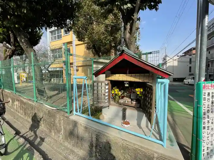 地蔵尊(本山北町3)の本殿・本堂