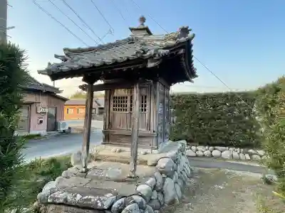 積善寺の{uncategorized: "未分類", other: "その他", undefined: "問題あり", building: "その他建物", grave: "お墓", sacred_gate: "鳥居", guardian: "狛犬", statue: "像", buddha: "仏像", history: "歴史", nature: "自然", garden: "庭園", animal: "動物", pagoda: "塔", temizu: "手水舎", mountain_gate: "山門・神門", sanctuary: "本殿・本堂", subordinate: "末社・摂社", art: "芸術", scenery: "景色", jizo: "地蔵", ema: "絵馬", goshuin: "御朱印", omikuji: "おみくじ", items: "授与品その他", amulet: "お守り", goshuincho: "御朱印帳", eats: "食事", festival: "お祭り", votive_dance: "神楽", shichigosan: "七五三参", wedding: "結婚式", experience: "体験その他", initially: "初詣", around: "周辺", anti_infection: "感染症対策"}