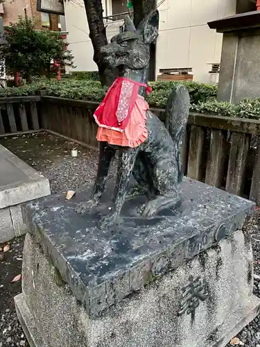 末広稲荷神社の狛犬