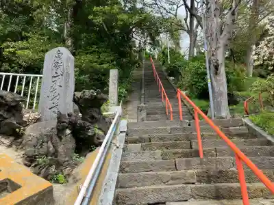 白滝不動尊の{uncategorized: "未分類", other: "その他", undefined: "問題あり", building: "その他建物", grave: "お墓", sacred_gate: "鳥居", guardian: "狛犬", statue: "像", buddha: "仏像", history: "歴史", nature: "自然", garden: "庭園", animal: "動物", pagoda: "塔", temizu: "手水舎", mountain_gate: "山門・神門", sanctuary: "本殿・本堂", subordinate: "末社・摂社", art: "芸術", scenery: "景色", jizo: "地蔵", ema: "絵馬", goshuin: "御朱印", omikuji: "おみくじ", items: "授与品その他", amulet: "お守り", goshuincho: "御朱印帳", eats: "食事", festival: "お祭り", votive_dance: "神楽", shichigosan: "七五三参", wedding: "結婚式", experience: "体験その他", initially: "初詣", around: "周辺", anti_infection: "感染症対策"}