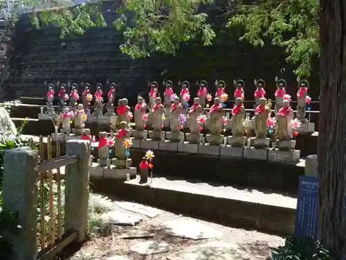 八幡山観音寺の地蔵