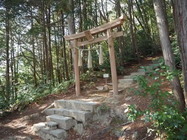 石上布都魂神社の鳥居