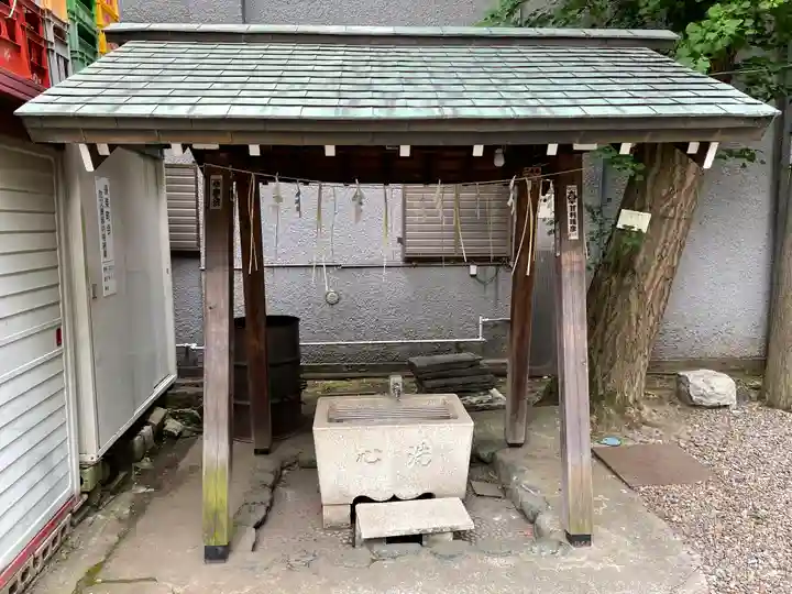 諏訪神社の手水舎