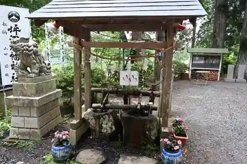 坪沼八幡神社の手水舎