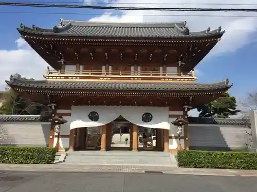 伝通院の山門