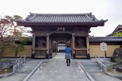 林泉寺の山門・神門