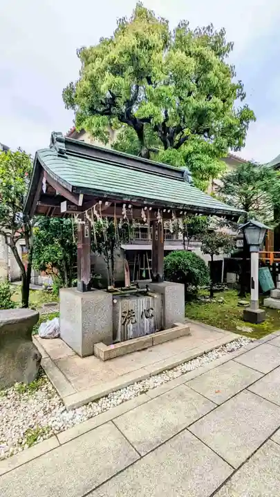 湯島御霊社の手水舎