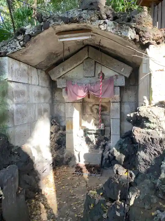 明王院(満願寺別院)の像