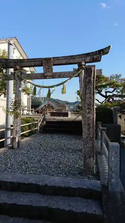 鳴無神社の鳥居