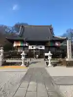 埼玉厄除け開運大師・龍泉寺(切り絵御朱印発祥の寺)の本殿・本堂