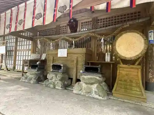  川上山若宮八幡宮の{uncategorized: "未分類", other: "その他", undefined: "問題あり", building: "その他建物", grave: "お墓", sacred_gate: "鳥居", guardian: "狛犬", statue: "像", buddha: "仏像", history: "歴史", nature: "自然", garden: "庭園", animal: "動物", pagoda: "塔", temizu: "手水舎", mountain_gate: "山門・神門", sanctuary: "本殿・本堂", subordinate: "末社・摂社", art: "芸術", scenery: "景色", jizo: "地蔵", ema: "絵馬", goshuin: "御朱印", omikuji: "おみくじ", items: "授与品その他", amulet: "お守り", goshuincho: "御朱印帳", eats: "食事", festival: "お祭り", votive_dance: "神楽", shichigosan: "七五三参", wedding: "結婚式", experience: "体験その他", initially: "初詣", around: "周辺", anti_infection: "感染症対策"}