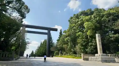 靖國神社の鳥居