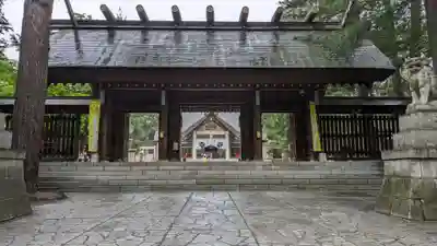 帯廣神社の山門・神門