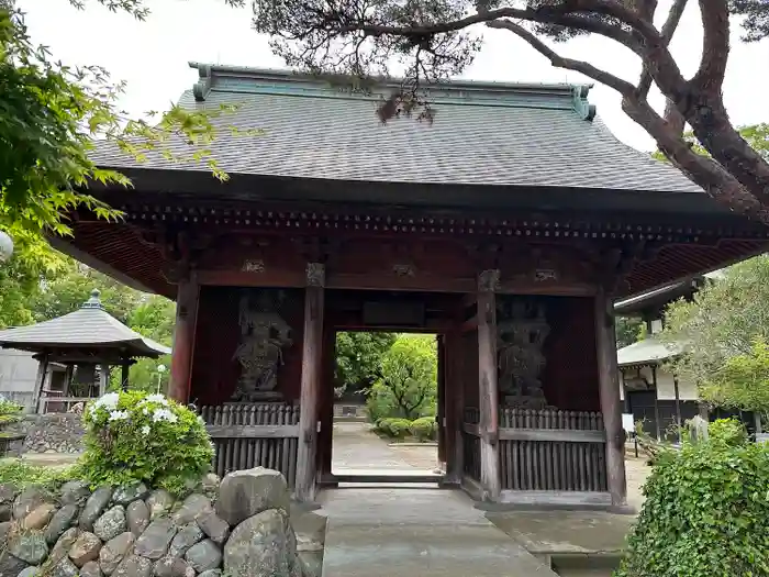 妙傳寺の山門