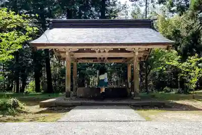 倭文神社の手水舎