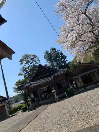 机﨑神社の本殿