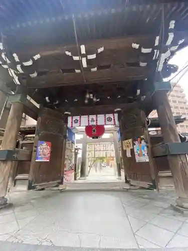 櫛田神社の山門