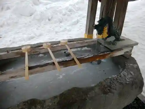 彌彦神社　(伊夜日子神社)の手水舎