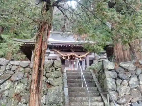 大滝神社の本殿・本堂