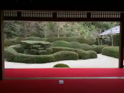 大池寺の庭園