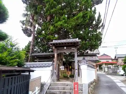 地蔵院の山門