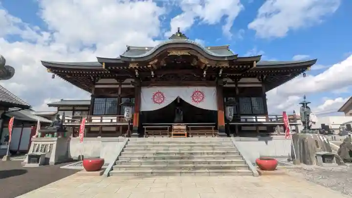 下野大師華蔵寺の{uncategorized: "未分類", other: "その他", undefined: "問題あり", building: "その他建物", grave: "お墓", sacred_gate: "鳥居", guardian: "狛犬", statue: "像", buddha: "仏像", history: "歴史", nature: "自然", garden: "庭園", animal: "動物", pagoda: "塔", temizu: "手水舎", mountain_gate: "山門・神門", sanctuary: "本殿・本堂", subordinate: "末社・摂社", art: "芸術", scenery: "景色", jizo: "地蔵", ema: "絵馬", goshuin: "御朱印", omikuji: "おみくじ", items: "授与品その他", amulet: "お守り", goshuincho: "御朱印帳", eats: "食事", festival: "お祭り", votive_dance: "神楽", shichigosan: "七五三参", wedding: "結婚式", experience: "体験その他", initially: "初詣", around: "周辺", anti_infection: "感染症対策"}