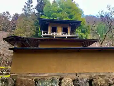 黒石寺の{uncategorized: "未分類", other: "その他", undefined: "問題あり", building: "その他建物", grave: "お墓", sacred_gate: "鳥居", guardian: "狛犬", statue: "像", buddha: "仏像", history: "歴史", nature: "自然", garden: "庭園", animal: "動物", pagoda: "塔", temizu: "手水舎", mountain_gate: "山門・神門", sanctuary: "本殿・本堂", subordinate: "末社・摂社", art: "芸術", scenery: "景色", jizo: "地蔵", ema: "絵馬", goshuin: "御朱印", omikuji: "おみくじ", items: "授与品その他", amulet: "お守り", goshuincho: "御朱印帳", eats: "食事", festival: "お祭り", votive_dance: "神楽", shichigosan: "七五三参", wedding: "結婚式", experience: "体験その他", initially: "初詣", around: "周辺", anti_infection: "感染症対策"}