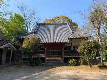 本泉寺の本殿・本堂