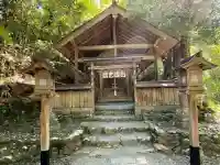 丹生神社(丹生川上神社中社摂社)の{uncategorized: "未分類", other: "その他", undefined: "問題あり", building: "その他建物", grave: "お墓", sacred_gate: "鳥居", guardian: "狛犬", statue: "像", buddha: "仏像", history: "歴史", nature: "自然", garden: "庭園", animal: "動物", pagoda: "塔", temizu: "手水舎", mountain_gate: "山門・神門", sanctuary: "本殿・本堂", subordinate: "末社・摂社", art: "芸術", scenery: "景色", jizo: "地蔵", ema: "絵馬", goshuin: "御朱印", omikuji: "おみくじ", items: "授与品その他", amulet: "お守り", goshuincho: "御朱印帳", eats: "食事", festival: "お祭り", votive_dance: "神楽", shichigosan: "七五三参", wedding: "結婚式", experience: "体験その他", initially: "初詣", around: "周辺", anti_infection: "感染症対策"}