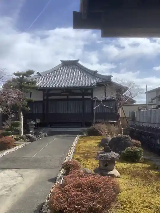 西蓮寺の本殿・本堂