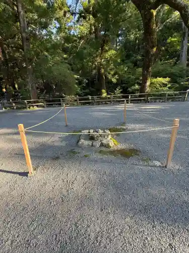 伊勢神宮外宮（豊受大神宮）の{uncategorized: "未分類", other: "その他", undefined: "問題あり", building: "その他建物", grave: "お墓", sacred_gate: "鳥居", guardian: "狛犬", statue: "像", buddha: "仏像", history: "歴史", nature: "自然", garden: "庭園", animal: "動物", pagoda: "塔", temizu: "手水舎", mountain_gate: "山門・神門", sanctuary: "本殿・本堂", subordinate: "末社・摂社", art: "芸術", scenery: "景色", jizo: "地蔵", ema: "絵馬", goshuin: "御朱印", omikuji: "おみくじ", items: "授与品その他", amulet: "お守り", goshuincho: "御朱印帳", eats: "食事", festival: "お祭り", votive_dance: "神楽", shichigosan: "七五三参", wedding: "結婚式", experience: "体験その他", initially: "初詣", around: "周辺", anti_infection: "感染症対策"}