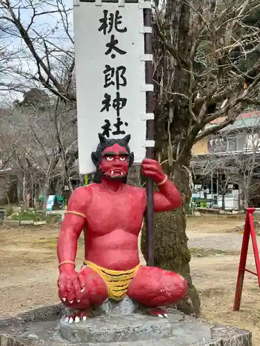 桃太郎神社の像