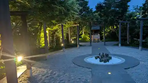 鉄道神社の庭園